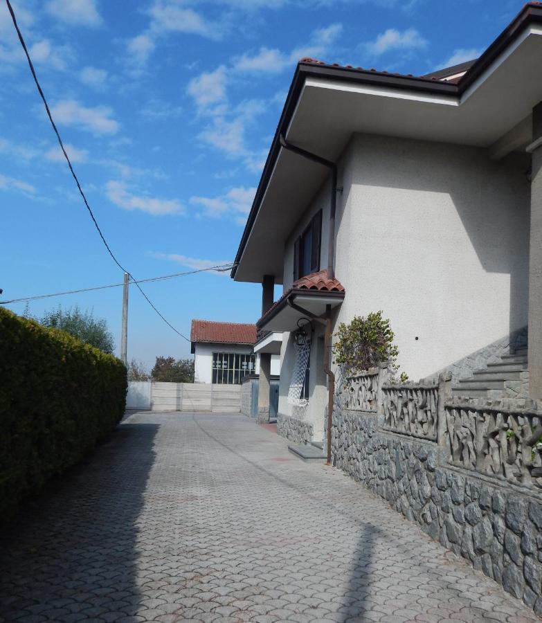Amo' Le Langhe Bed & Breakfast Narzole Bagian luar foto