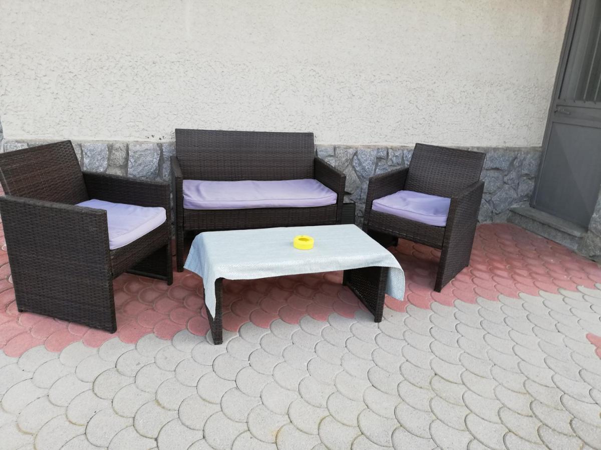 Amo' Le Langhe Bed & Breakfast Narzole Bagian luar foto