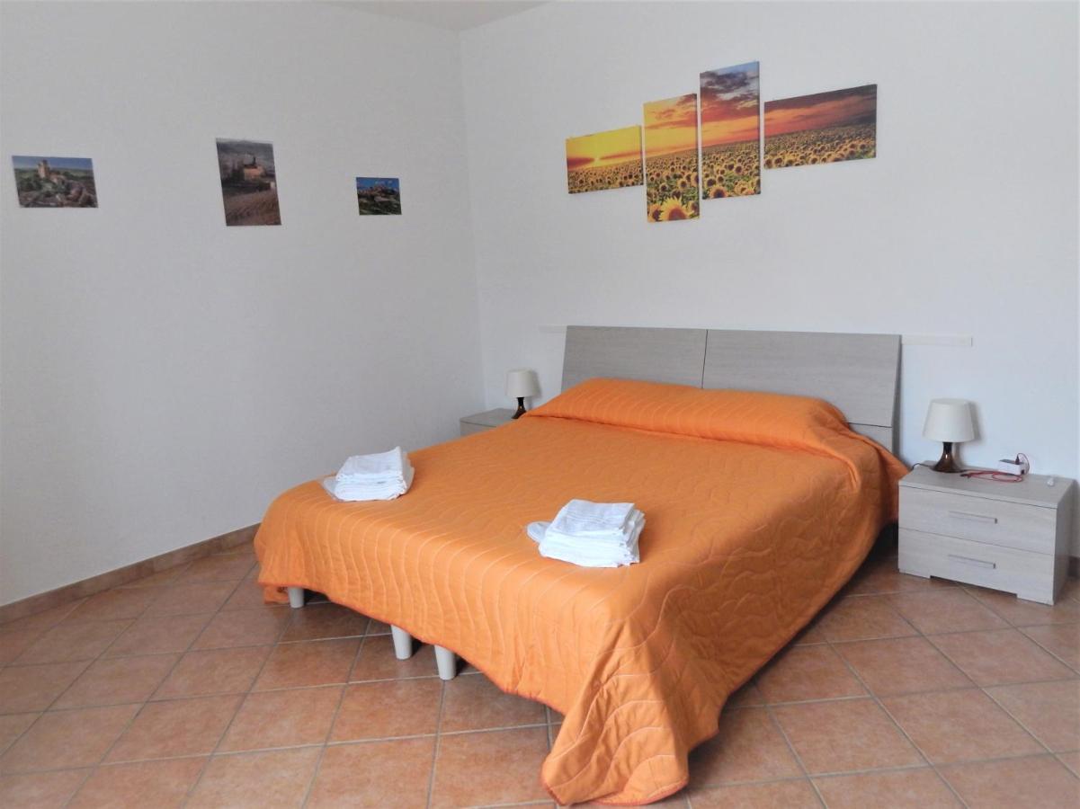 Amo' Le Langhe Bed & Breakfast Narzole Bagian luar foto