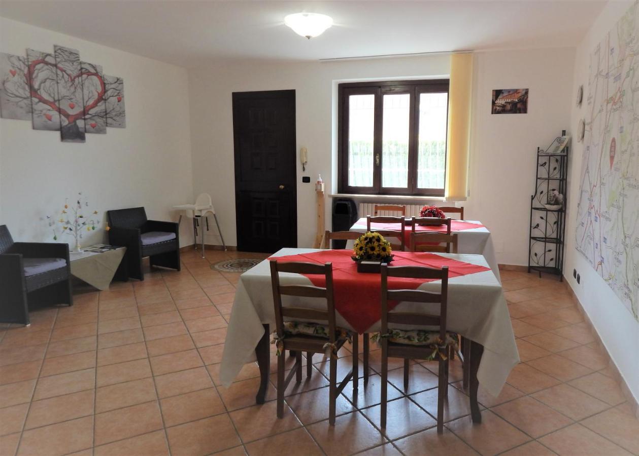 Amo' Le Langhe Bed & Breakfast Narzole Bagian luar foto